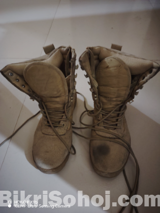 Military boot for bike riding